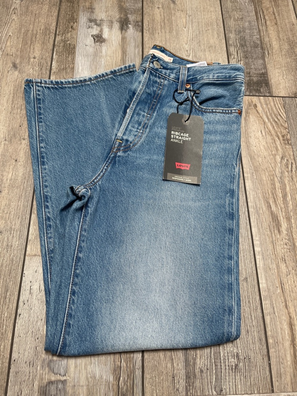 Levi's Women High Rise Ribcage Straight Ankle Jeans Pants Light Blue Wash 28